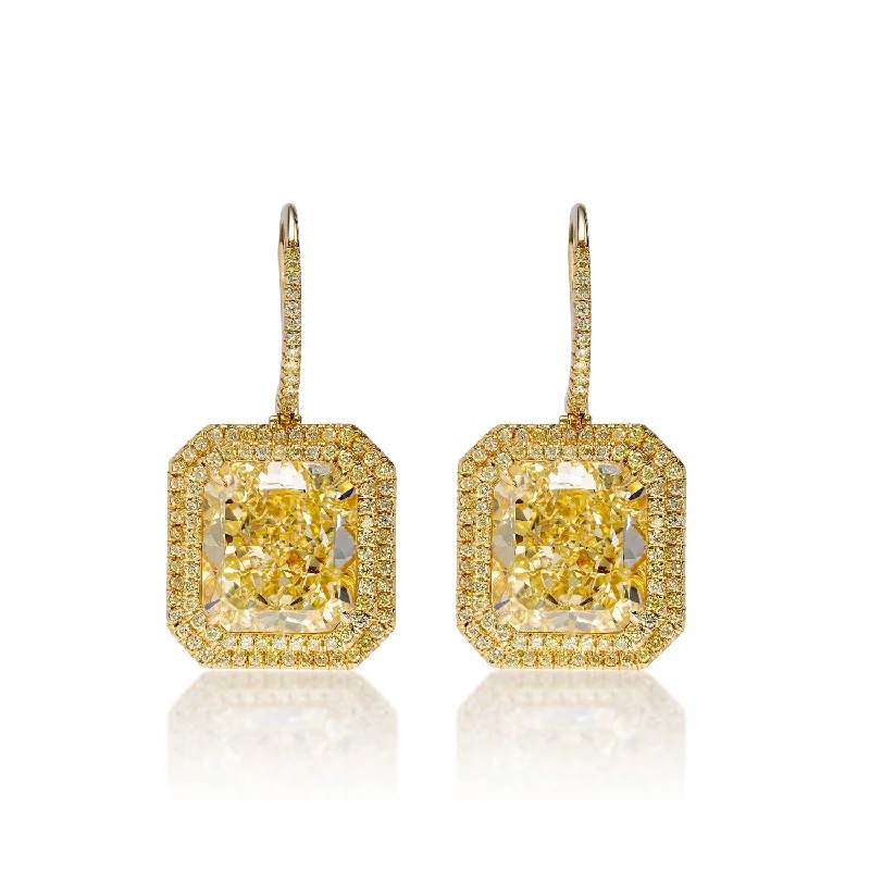 Curved drop earrings-Kairi 21 Carats Fancy Yellow VS1-VVS1 Radiant Cut Diamond Drop Earrings in 18k Yellow Gold. GIA Certified