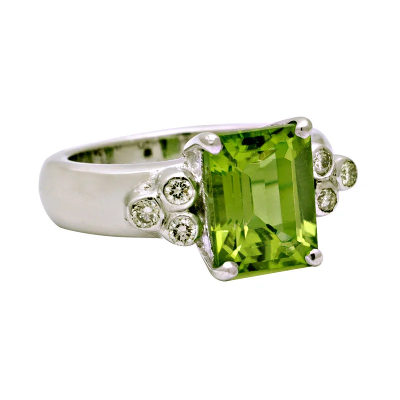 Ring-Peridot and Diamond