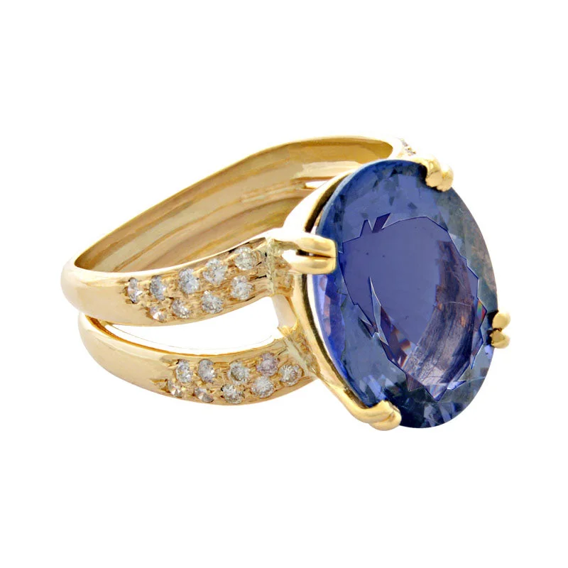 Ring-Iolite and Diamond